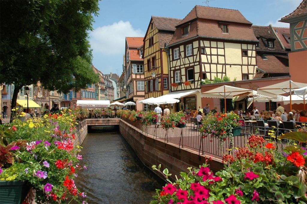 Fast Hotel Colmar Houssen Eksteriør billede