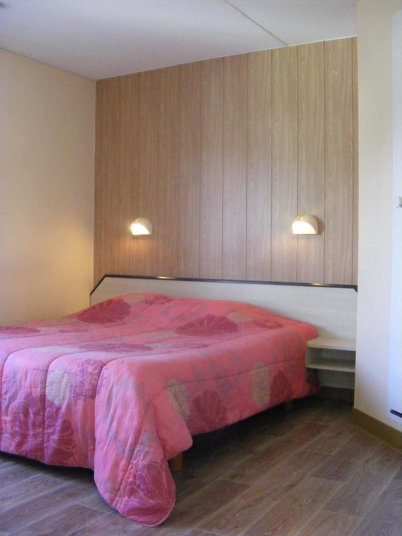 Fast Hotel Colmar Houssen Eksteriør billede