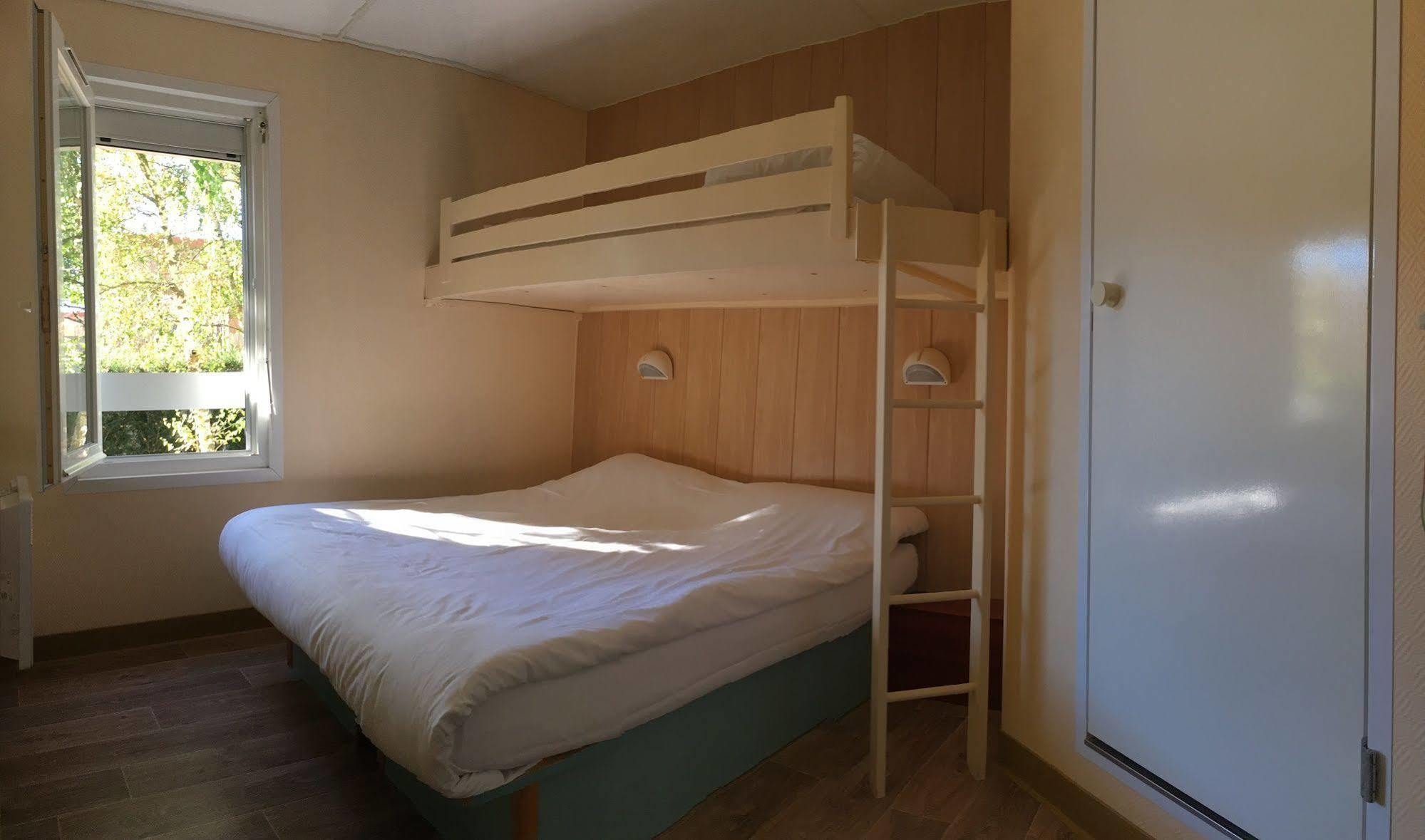Fast Hotel Colmar Houssen Eksteriør billede